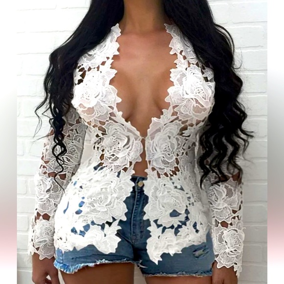 NWOT - White Lace Shorts and Top Set - Picture 4 of 7
